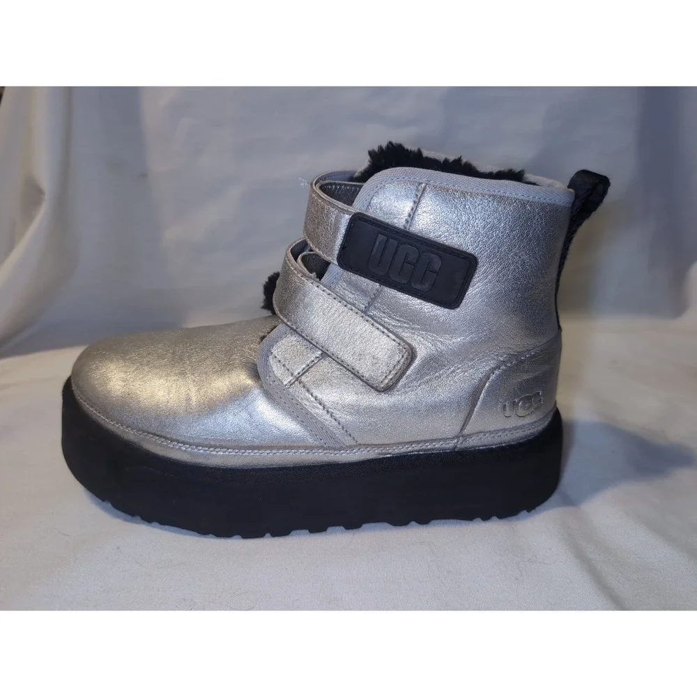Ugg Neumel Leather Platform Chukka Boots (Big Kids 5, W 6) Silver Strap Ankle